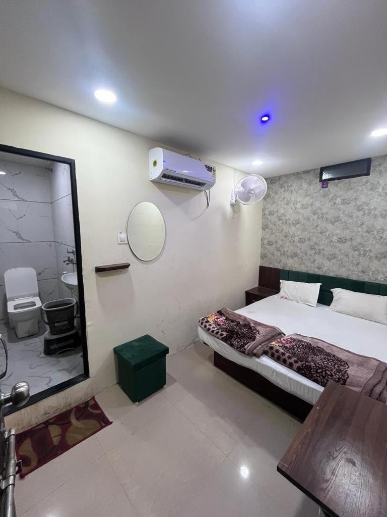 Green Leaf Ujjain Exterior foto